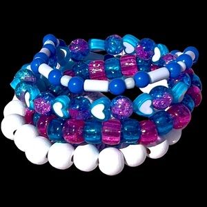Girls beaded stretchy stackable bracelets hearts pink blue white